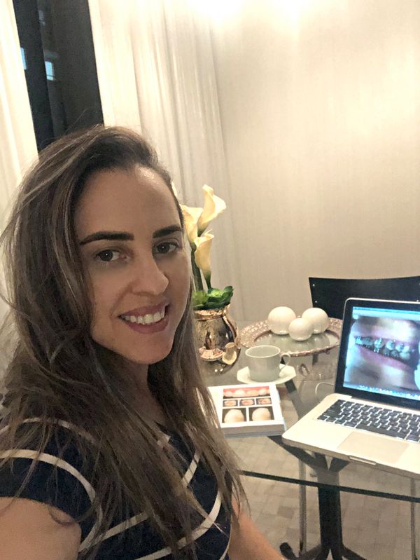 Layssa Batista Degli Esposti, ortodontista, 37 anos