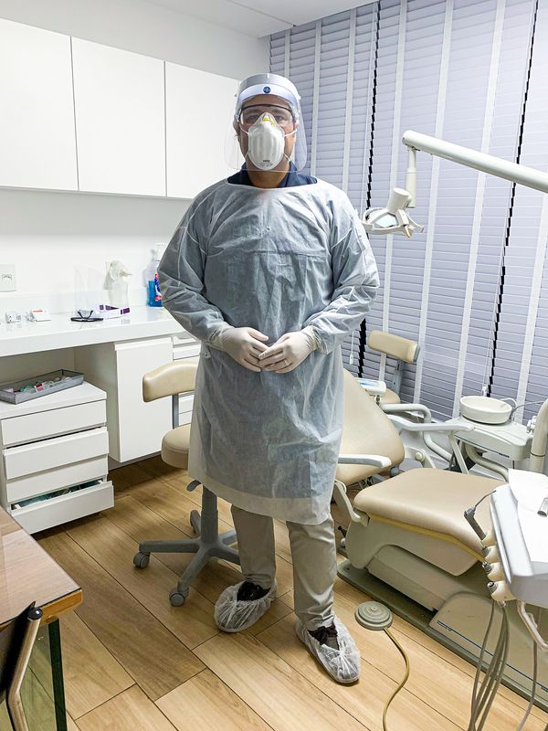 Thiago Degli Esposti, 41 anos, periodontista e mestre em implantes