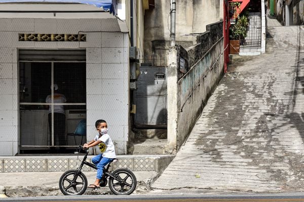 Vitória - ES - O Coronavírus e a periferia. Bairro São Pedro.  por Vitor Jubini