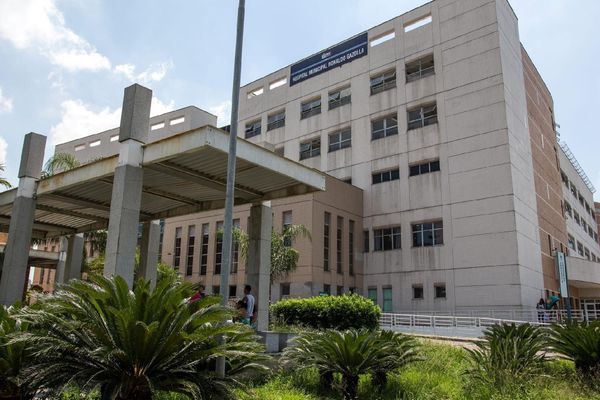 A falta de energia no Hospital Municipal Ronaldo Gazolla, no Rio, nesta sexta (8)