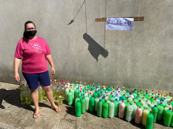 Ivanete já produziu mais de 600 litros de sabão para doação