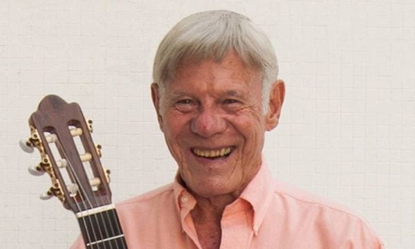 Morre o cantor Carlos José, aos 85 anos, vítima de Covid-19