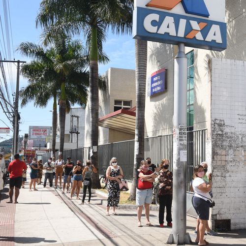 Pagamento em dinheiro é realizado para aqueles que se inscreveram no aplicativo e que já receberam a primeira parcela do benefício até o dia 30 de abril