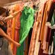 Data: 11/05/2020 - ES - Vila Velha - Cliente escolhendo roupas na loja Capitu, Glória, Vila Velha - Editoria: Cidades - Foto: Ricardo Medeiros - GZ