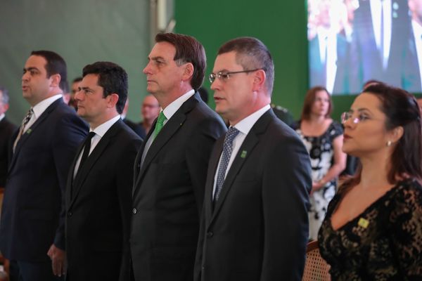 Então ministro da Justiça Sergio Moro, presidente Jair Bolsonaro e então chefe da Polícia Federal Maurício Valeixo