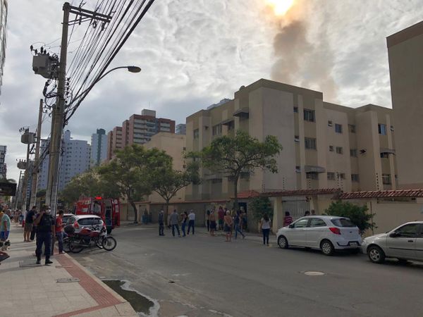 Incêndio registrado em apartamento localizado em Itapuã