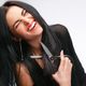 Imagem - Precisando cortar o cabelo? Aprenda um jeito de fazer sozinha em casa