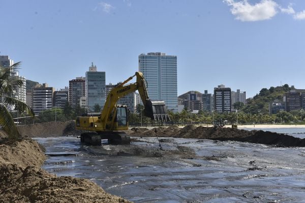 Vitória - ES - Obra de engordamento da faixa de areia na Curva da Jurema. por Vitor Jubini
