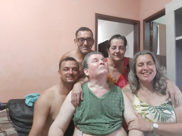Orlando ao lado da família