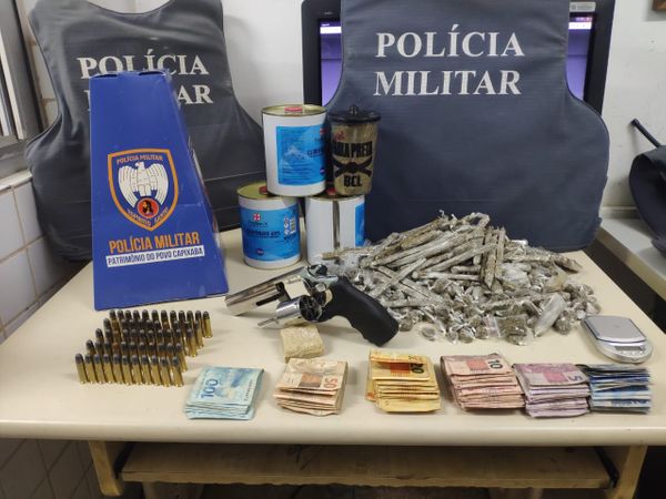 Polícia Militar prende casal com drogas, arma e munições em Barcelona, na Serra