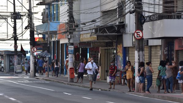 A ampliação da oferta de leitos de UTI diminui a pressão sobre o sistema de saúde e, pelo menos nos próximos dias, evita o bloqueio total de atividades