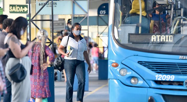 Governo do Espírito Santo comprou mais de R$ 40 milhões em combustível para socorrer as empresas de ônibus que integram o Sistema Transcol durante a pandemia do novo coronavírus. Concessionárias alegam prejuízos