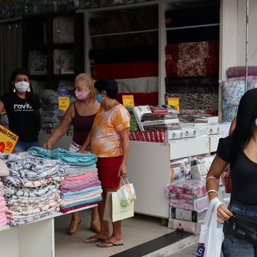 Vendas patinam em Estados que reabriram o comércio, inclusive no ES