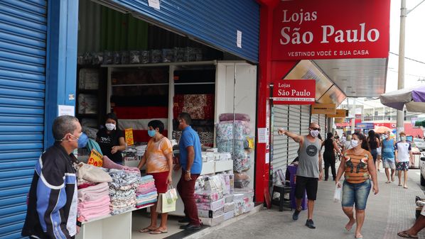 Segundo decreto estadual, nas cidades mais afetadas pelo novo coronavírus, as lojas só podem abrir de segunda a sexta-feira, com atividades em dias alternados