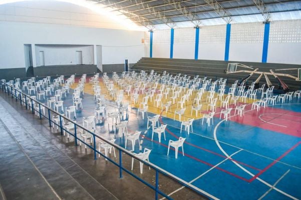 Auxílio emergencial: estrutura é montada em ginásio para evitar filas em Linhares