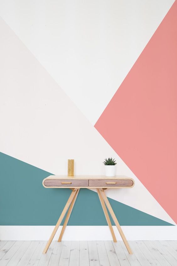Pinturas em meia parede ou geométricas estão em alta e dão um toque moderno