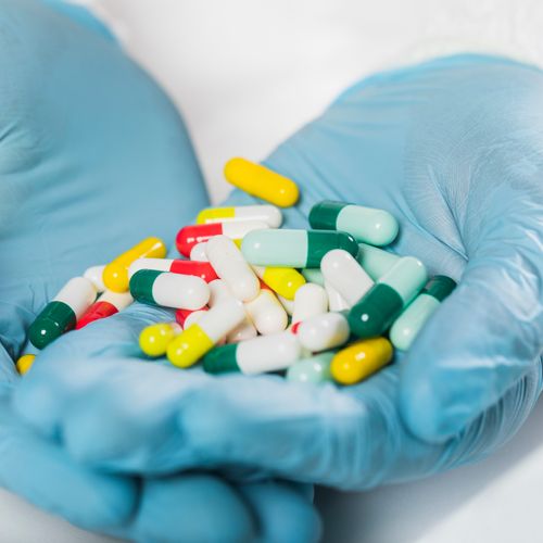 Profissional afirmou que prefeitura não estava comprando medicamentos por divergência política com Bolsonaro