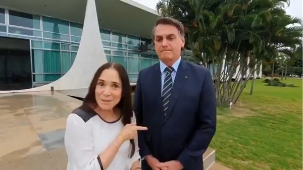Regina Duarte e Jair Bolsonaro em vídeo que oficializou sua saída do governo