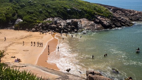 Medida interrompe cronograma que previa o início da desocupação forçada, também por decisão judicial, para a próxima terça-feira (3)