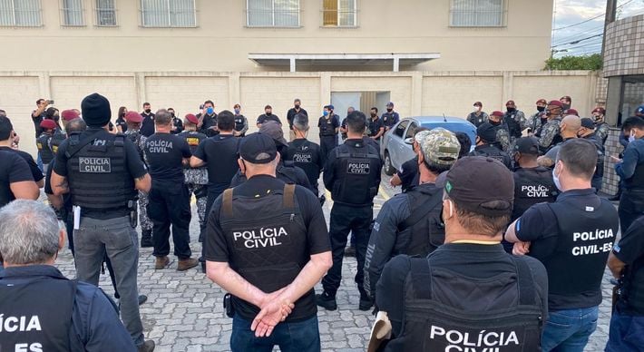 A operação, planejada pela Superintendência de Polícia Especializada (SPE) da Polícia Civil, ocorre em todo o Estado. Na Região Metropolitana de Vitória, mais de 200 policiais participam da ação