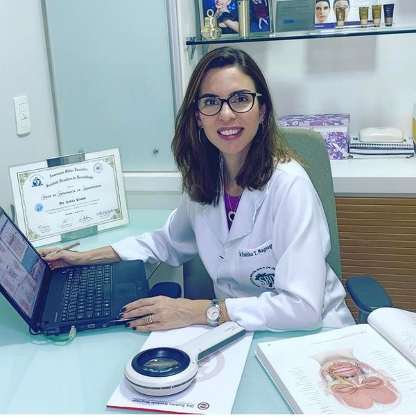 A dermatologista Endrika Magnago fala sobre queda de cabelo