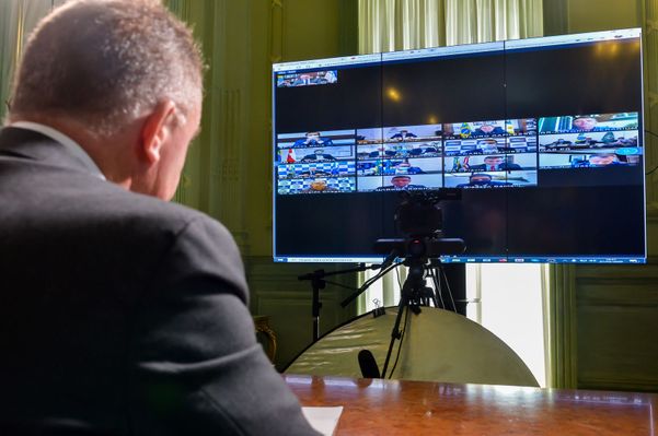 Renato Casagrande participa de reunião sobre o socorro aos Estados com o presidente Jair Bolsonaro, outros governadores e os presidente da Câmara, Rodrigo Maia, e do Senado, Davi Alcolumbre por Helio Filho/Secom-ES