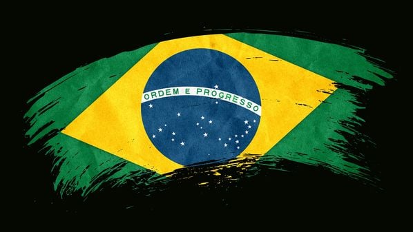 É hora de reagir coletivamente. Temos grandes possibilidades de sermos protagonistas: potência agrícola, líder em energia renovável, economia diversificada, com reservas internacionais robustas