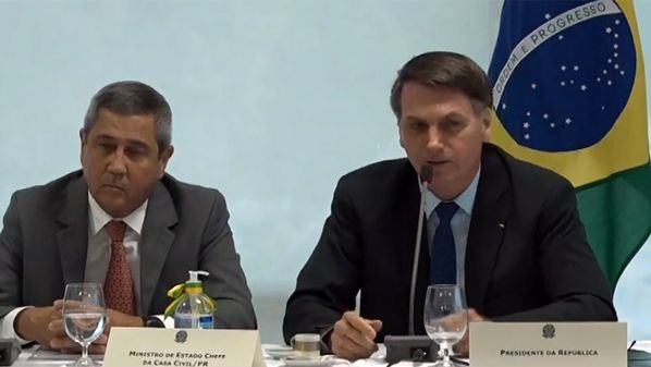 A divulgação dos vídeos da reunião ministerial serviu para mostrar que o Brasil está sem governo, pois o governo que aí está não é digno de ser chamado por esse nome