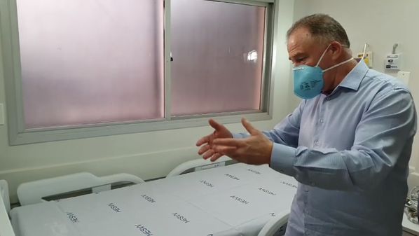 Governador do ES avisou à equipe de governo que havia testado positivo para o novo coronavírus na manhã desta segunda-feira, mas que continuará realizando suas atividades por videoconferência