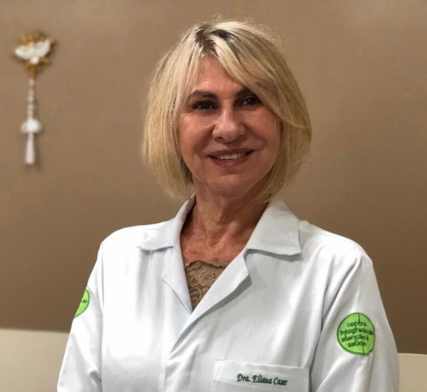 Eliana Caser, Médica intensivista, professora da Ufes, coordenadora da UTI do Hospital Unimed Vitória, doutora com especialização na área de insuficiência respiratória e prona