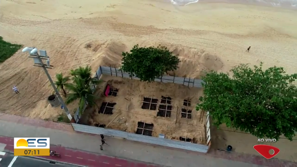 Imagens de drone mostram andamento das obras em quiosque na orla de Vila Velha