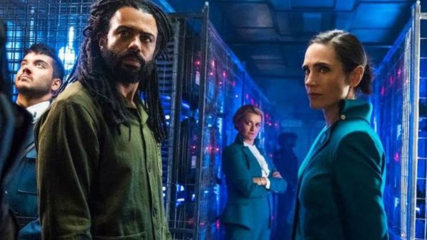 Série 'Expresso do Amanhã' adapta filme 'Snowpiercer', do vencedor do Oscar Bong Joon-ho, em formato seriado. Série ganha em contextualização e tramas paralelas, mas perde a urgência do filme de 2013
