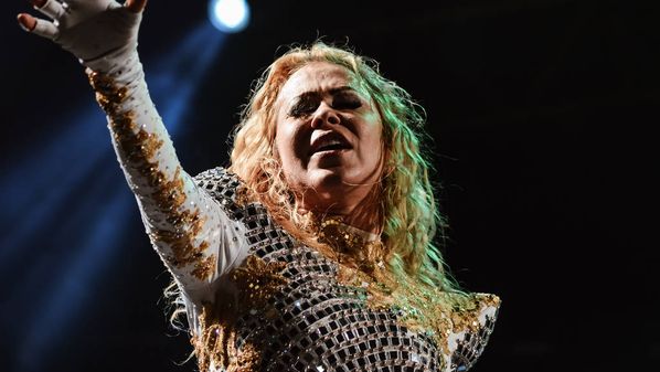 Cantora prepara segunda live para próxima quarta (27), às 20h