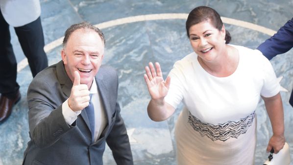 Diagnosticada com o novo coronavírus, Maria Virgínia Casagrande teve alta neste domingo (31). Governador Renato Casagrande e mãe dele também estão com a doença