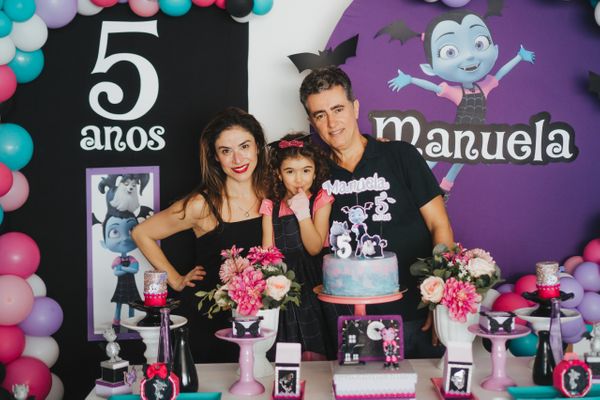 Maria Izabel Braga Ferlin, a aniversariante Manuela e Geraldo Cola: celebrando 5 anos com a pocket party 