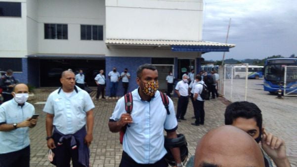Motoristas e cobradores reclamam de atraso nos pagamentos