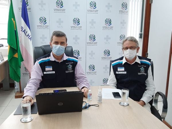 Nésio Fernandes (secretário estadual de saúde) e Luiz Carlos Reblin (subsecretário de vigilância em saúde) esclarecem situação da pandemia no ES