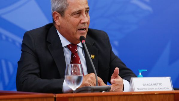 Reunião no apartamento do ex-ministro da Casa Civil, em Brasília, é investigada pela Polícia Federal; Estadão entrou em contato com o general e aguarda resposta