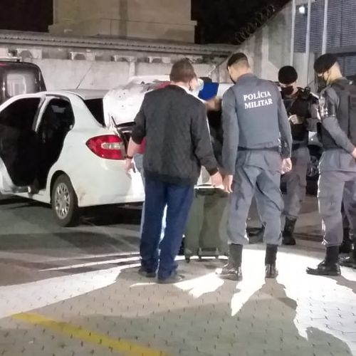 O delegado e dois militares estavam com uma sacola que continha entorpecentes; Corregedoria da Polícia Civil e da Polícia Militar acompanham o caso