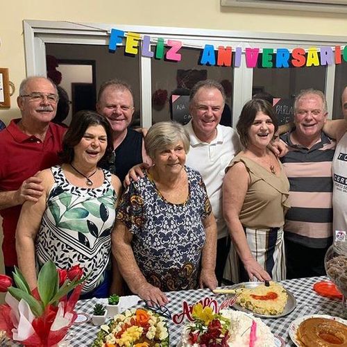 Com Covid-19, mãe de Casagrande recebe alta de hospital