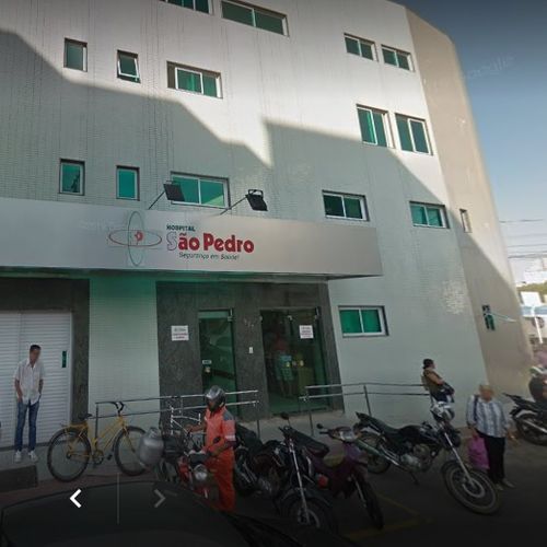 Profissional estava dentro de uma instituição particular de Guarapari, apesar da recomendação para cumprir isolamento domiciliar. A assessoria jurídica divulgou nota em que ela afirma que tudo não passa de uma mentira espalhada propositalmente