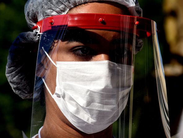 Profissionais de saúde realizam a segunda etapa do inquérito sorológico. Em Viana o primeiro bairro visitado foi Vila Betânia II. por Ricardo Medeiros