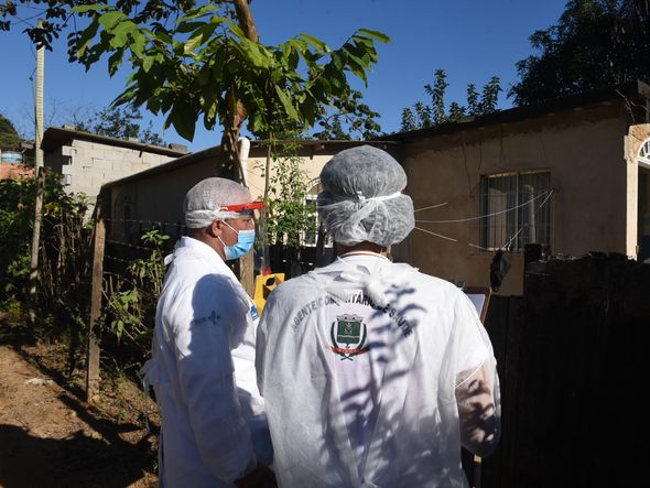 Profissionais de saúde realizam a segunda etapa do inquérito sorológico. Em Viana o primeiro bairro visitado foi Vila Betânia II. por Ricardo Medeiros