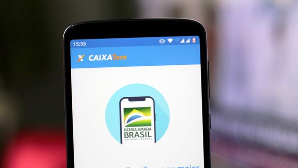 De acordo com a Caixa, os beneficiários do auxílio de R$ 600 só conseguem comprar nas máquinas de cartão em lojas físicas, com QR Code, se atualizarem o aplicativo Caixa Tem