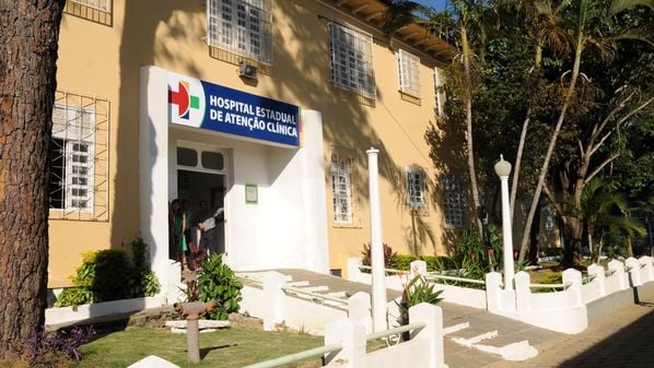 A verdade é que uma parcela da nossa laboriosa classe médica não queria sujar as mãos com certo tipo de paciente. Como acontece até hoje