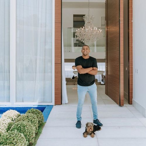 Em 2017, o 'corretor dos famosos' quebrou, mas reergueu um verdadeiro império imobiliário no Espírito Santo se dedicando à venda e locação de mansões de luxo