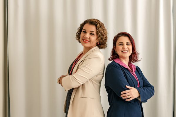 As advogadas trabalhistas Aretusa Araújo e Mayra Regetz