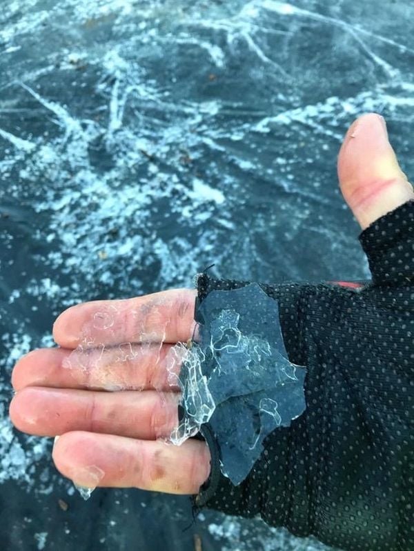 Internauta encontra pedaços de gelo em Pedra Azul nesta sexta (29) por Dulci Bravin