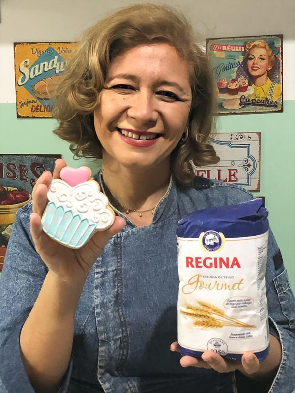 Lucy Freitas, chef confeiteira especialista em biscoitos decorados
