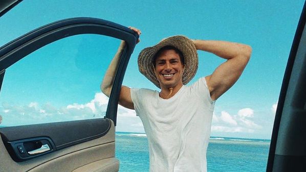 Em foto sensual publicada em seu perfil do Instagram, bonitão arrancou elogios dos fãs, que elogiaram o shape do ator em plena pandemia do novo coronavírus